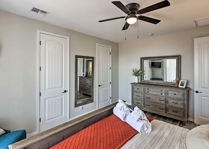 Arizona Home: 3 Mi To Co River, Snowbirds Welcome * Bullhead City
